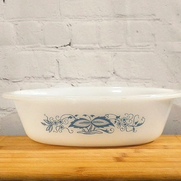 VINTAGE Glasbake Blue Onion pattern oval Casserole Dish 1 qt - Picture 2 of 8